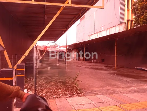 image DISEWAKAN LAHAN USAHA 643 M² EX CARWASH | LEBAR 13,5 M | FLEKSIBEL UNTUK BERBAGAI USAHA (4)