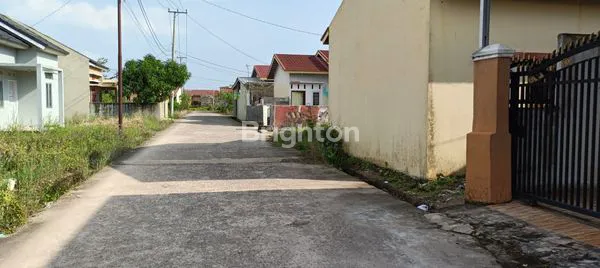 image PERUMAHAN SUBSIDI BISA KPR DI MARITAI SUNGAI PINANG JAKABARING DEKAT OPI 3. LT. 98M² TYPE 36 SHM. BISA BELI TANAH PERUMAHAN. (1)