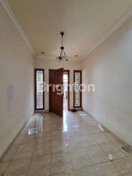 image RUMAH MEDITERANIAN MANYAR ROW 3 MOBIL* *DEKAT DARI RAYA_* (2)