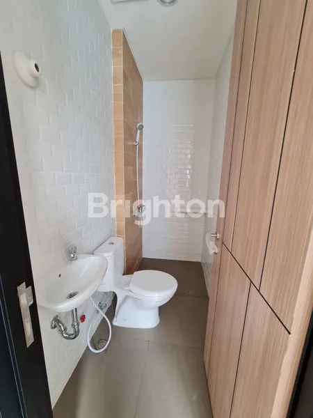 image RUMAH 2 LANTAI MODERN DENGAN SOLAR PANEL & SMART LOCK (5)