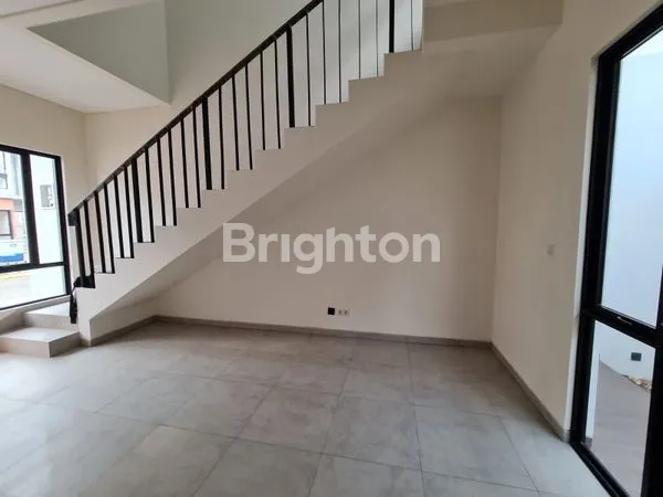 image RUMAH 2 LANTAI MODERN DENGAN SOLAR PANEL & SMART LOCK (6)