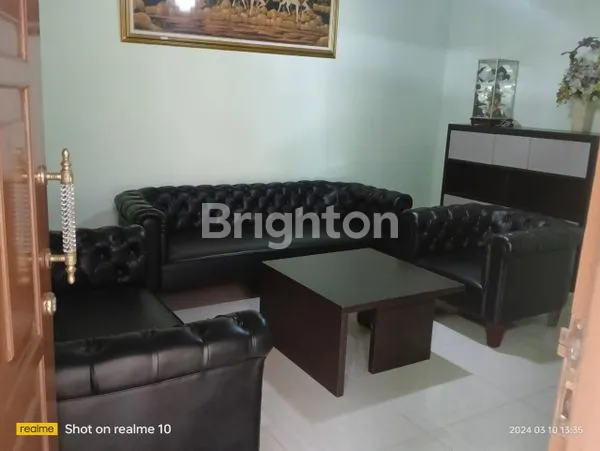 image RUMAH LUAS 2 LANTAI DENGAN TAMAN DAN GAZEBO DI WIROBRAJAN JOGJA (4)