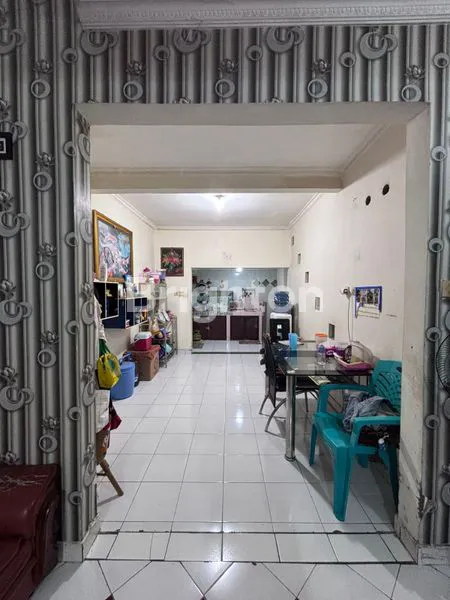 image RUMAH DENGAN TEMPAT USAHA DEKAT PASAR STAN MAGUWOHARJO JOGJA (5)