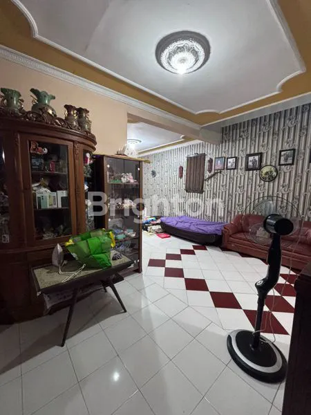 image RUMAH DENGAN TEMPAT USAHA DEKAT PASAR STAN MAGUWOHARJO JOGJA (3)