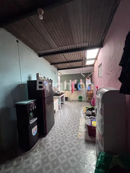 image RUMAH DENGAN TEMPAT USAHA DEKAT PASAR STAN MAGUWOHARJO JOGJA (7)