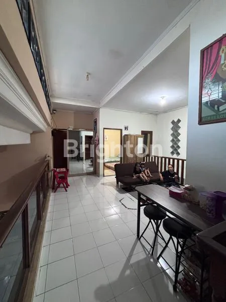 image RUMAH DENGAN TEMPAT USAHA DEKAT PASAR STAN MAGUWOHARJO JOGJA (4)