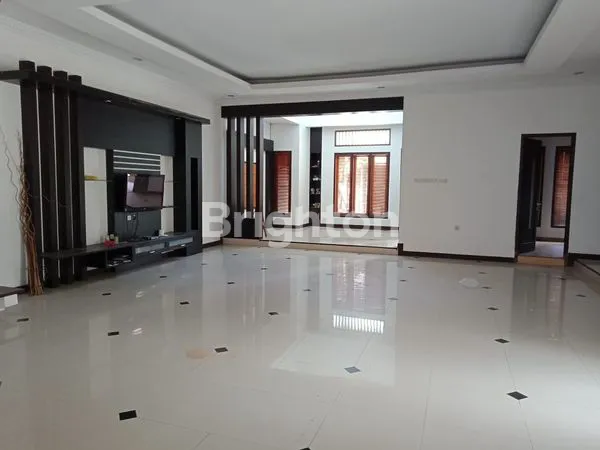 image RUMAH MEWAH HOEK 2 KAVLING DI PERUM TIRTAMAYA RESIDENCE GENTAN SOLO (3)