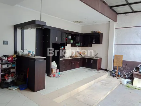 image RUMAH MEWAH HOEK 2 KAVLING DI PERUM TIRTAMAYA RESIDENCE GENTAN SOLO (6)