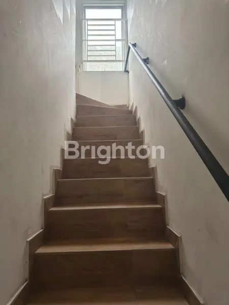 image HUNIAN STRATEGIS 3 LANTAI, DEKAT TOL & LRT DEPOK (6)