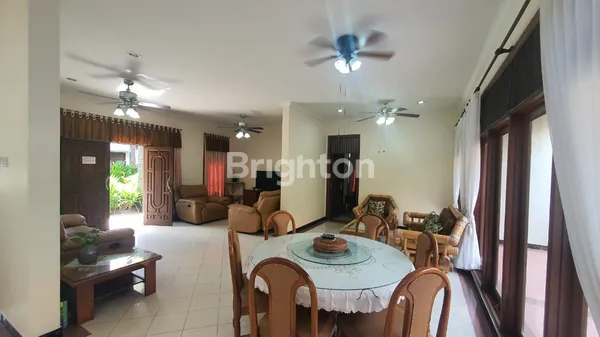 image RUMAH LUAS 2 LANTAI DI KUTA, DEKAT BANDARA, SIAP HUNI  (2)