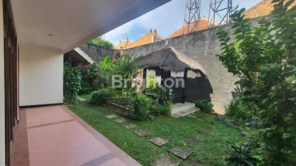 image RUMAH LUAS 2 LANTAI DI KUTA, DEKAT BANDARA, SIAP HUNI  (5)