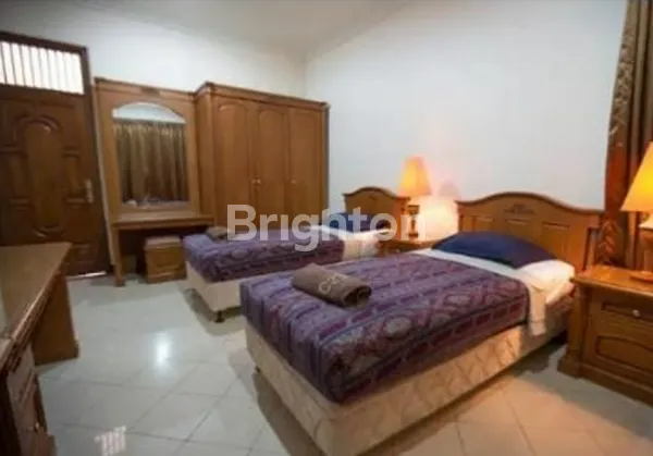 image RUMAH LUAS 2 LANTAI DI KUTA, DEKAT BANDARA, SIAP HUNI  (8)