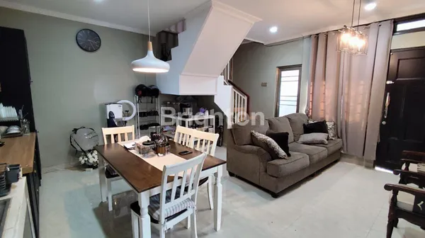 image RUMAH HOOK BARU RENOVASI FULLY FURNISHED KALISARI PASAR REBO JAKARTA TIMUR  (5)