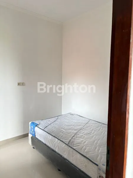 image RUMAH MINIMALIS 2 LANTAI LOKASI PREMIUM DI RENON (8)