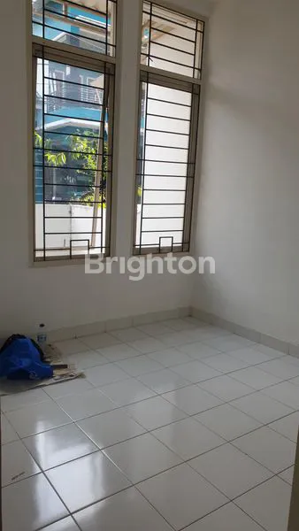 image RUMAH SIAP HUNI SERPONG TERRACE (5)