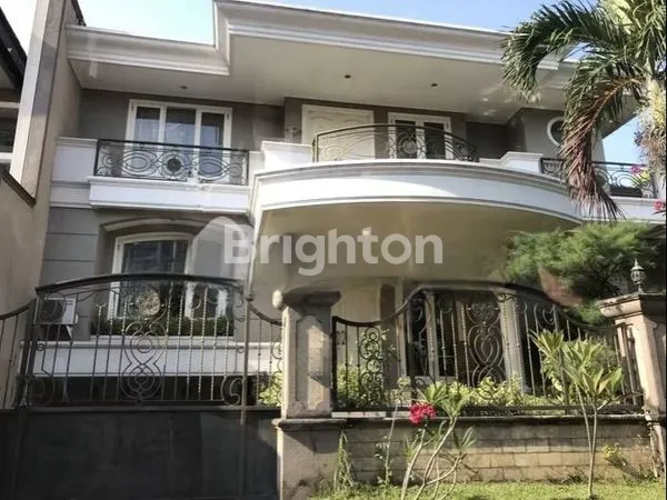 image RUMAH MEWAH SIAP HUNI 2,5 LANTAI GRAHA FAMILI, SURABAYA BARAT. DEKAT PAKUWON MALL, NATIONAL HOSPITAL, RAYA MAYJEND JONOSEWOJO, HOKKY SUPERMARKET, PLAZA GRAHA FAMILI, CITRALAND, DIAN ISTANA, BUKIT DARMO GOLF, DLL. (1)