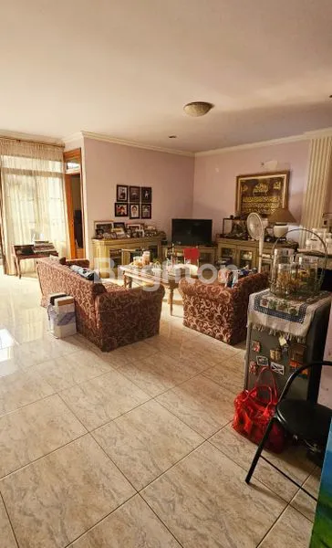 image RUMAH BESAR 3 LANTAI – TANJUNG BARAT INDAH, JAKARTA SELATAN (4)