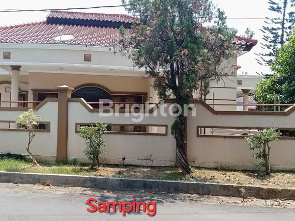 image DIJUAL CEPAT RUMAH CANTIK DAN STRATEGIS (1)