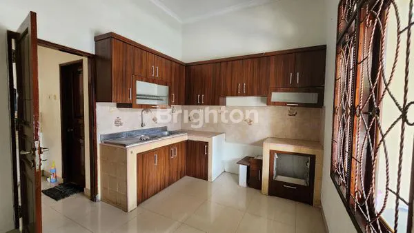 image DIJUAL CEPAT RUMAH CANTIK DAN STRATEGIS (5)