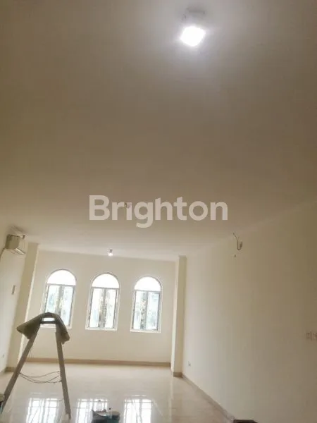 image RUKO 3 LANTAI DI GADING SERPONG, SIAP HUNI (7)