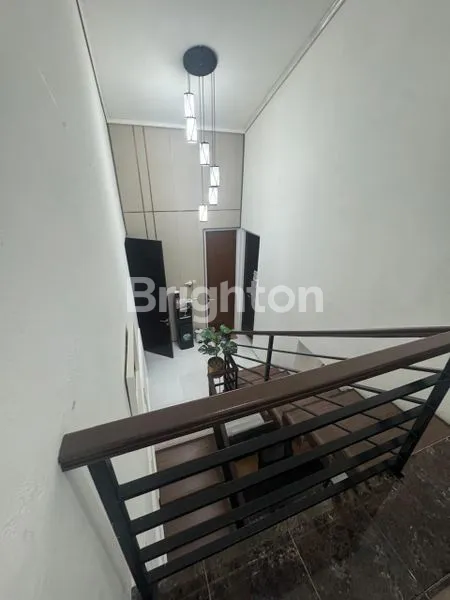 image DI JUAL RUMAH TIGA LANTAI DI DALAM CLUSTER SETOE VILLAGE CIPAYUNG JAKARTA TIMUR  (4)