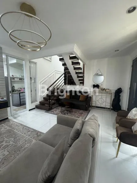 image DI JUAL RUMAH TIGA LANTAI DI DALAM CLUSTER SETOE VILLAGE CIPAYUNG JAKARTA TIMUR  (7)