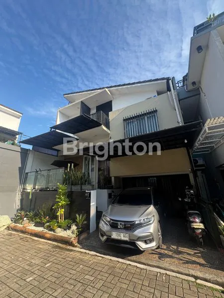 image DI JUAL RUMAH TIGA LANTAI DI DALAM CLUSTER SETOE VILLAGE CIPAYUNG JAKARTA TIMUR  (1)