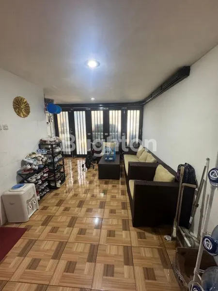 image DI JUAL RUMAH TIGA LANTAI DI DALAM CLUSTER SETOE VILLAGE CIPAYUNG JAKARTA TIMUR  (8)