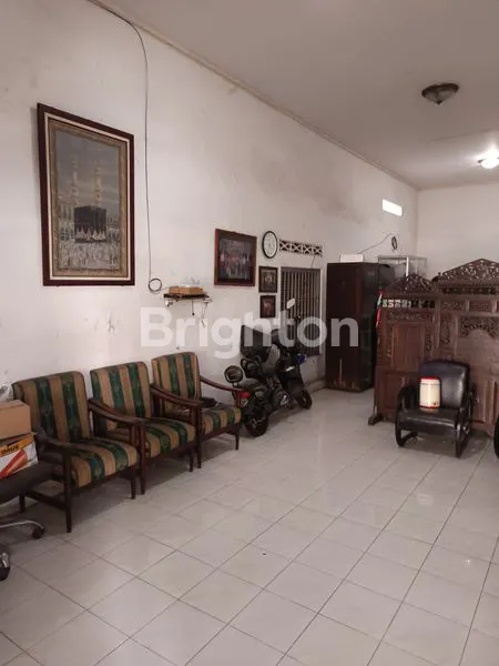 image DIJUAL RUMAH BANGUNAN LAMA LOKASI STRATEGIS PINGGIR JALAN UTAMA PUSPOWARNO SEMARANG (3)