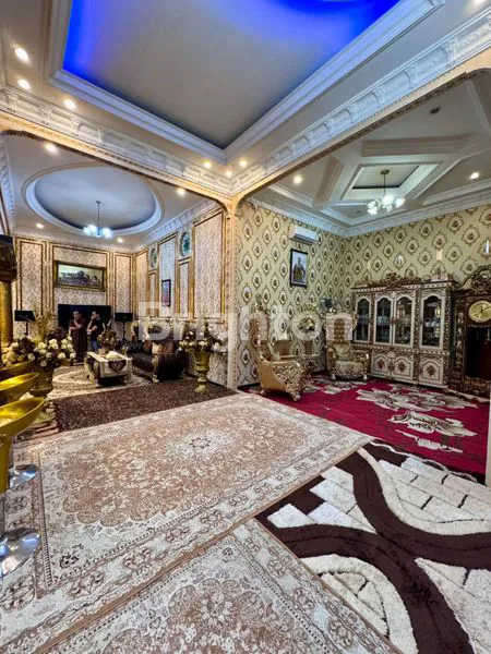 image RUMAH MEWAH EKSKLUSIF DESAIN MODERN DAN NYAMAN (3)