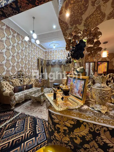 image RUMAH MEWAH EKSKLUSIF DESAIN MODERN DAN NYAMAN (7)