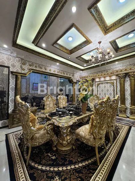 image RUMAH MEWAH EKSKLUSIF DESAIN MODERN DAN NYAMAN (2)