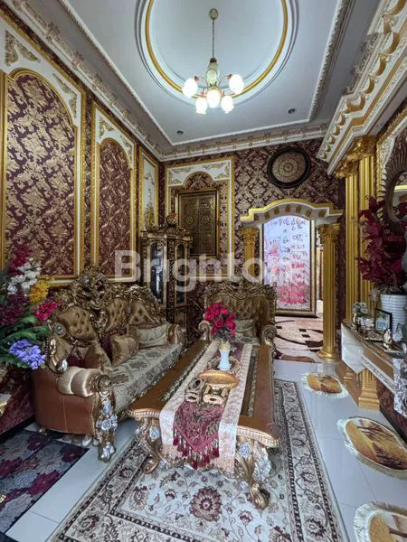 image RUMAH MEWAH EKSKLUSIF DESAIN MODERN DAN NYAMAN (6)