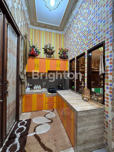 image RUMAH MEWAH EKSKLUSIF DESAIN MODERN DAN NYAMAN (8)