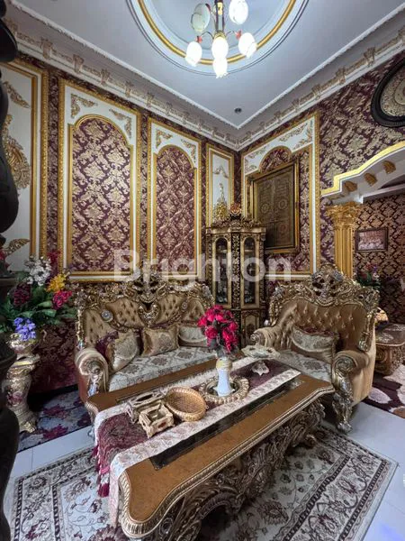 image RUMAH MEWAH EKSKLUSIF DESAIN MODERN DAN NYAMAN (5)