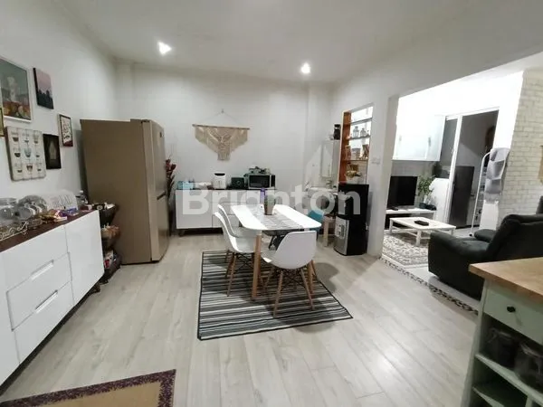 image RUMAH 2,5 LANTAI DI DALAM CLUSTER YANG NYAMAN DAN ASRI KOTA WISATA CIBUBUR , GUNUNG PUTRI, BOGOR,JAWA BARAT  (2)