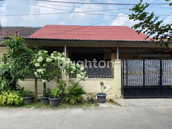 image DIJUAL RUMAH LUAS HOOK DI JATIASIH – DALAM KOMPLEK TNI AU KEBANTENAN INDAH BONUS KONTRAKAN & 2 KIOS | ANTI BANJIR | LOKASI STRATEGIS (1)