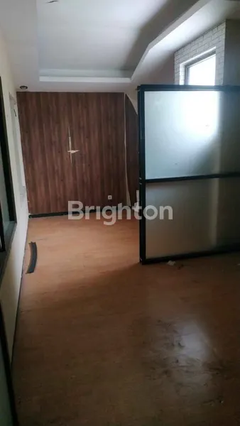 image RUMAH USAHA BARATAJAYA SIAP PAKAI STRATEGIS DEKAT NGAGEL, NGINDEN (7)