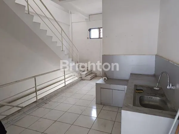 image RUKO  EDISI PROMO STRATEGIS DI JELAMBAR UTARA (3)