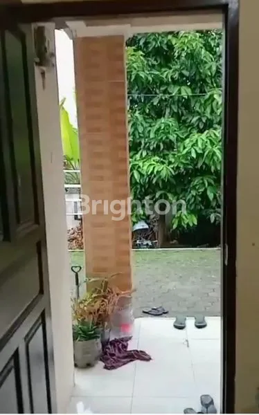 image RUMAH DENGAN HALAMAN LUAS (2)