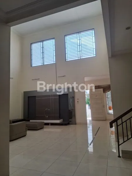 image RUMAH GREENVILLE LEBAR 11 M LUAS 220M2 SIAP HUNI SHM DURI KEPA KEBON JERUK JAKARTA BARAT GREEN VILLE (3)