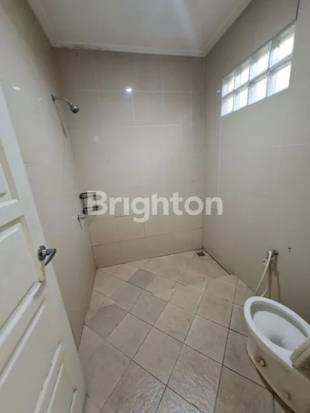 image RUMAH GREENVILLE LEBAR 11 M LUAS 220M2 SIAP HUNI SHM DURI KEPA KEBON JERUK JAKARTA BARAT GREEN VILLE (5)