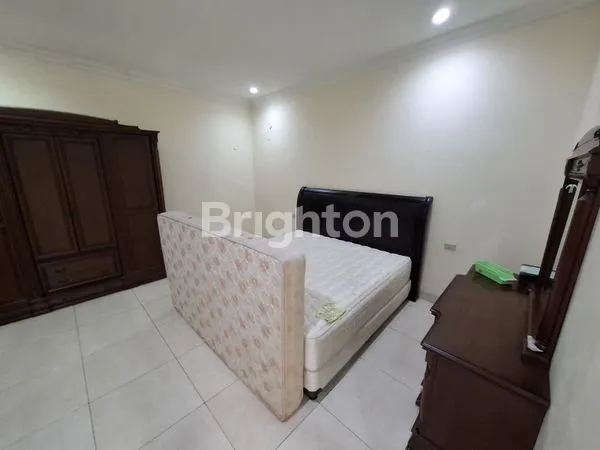 image RUMAH GREENVILLE LEBAR 11 M LUAS 220M2 SIAP HUNI SHM DURI KEPA KEBON JERUK JAKARTA BARAT GREEN VILLE (8)