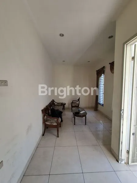 image RUMAH GREENVILLE LEBAR 11 M LUAS 220M2 SIAP HUNI SHM DURI KEPA KEBON JERUK JAKARTA BARAT GREEN VILLE (2)