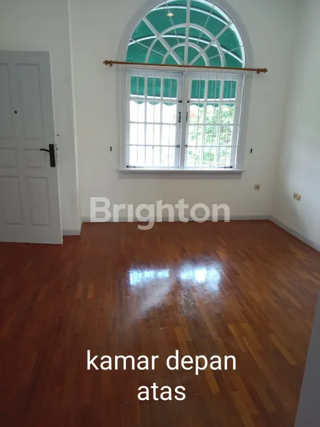 image HUNIAN NYAMAN & TERAWAT LOKASI TENANG, TENGAH KOTA, RUMAH MODEL VICTORIA DI SIDOSERMO PDK SURABAYA (4)