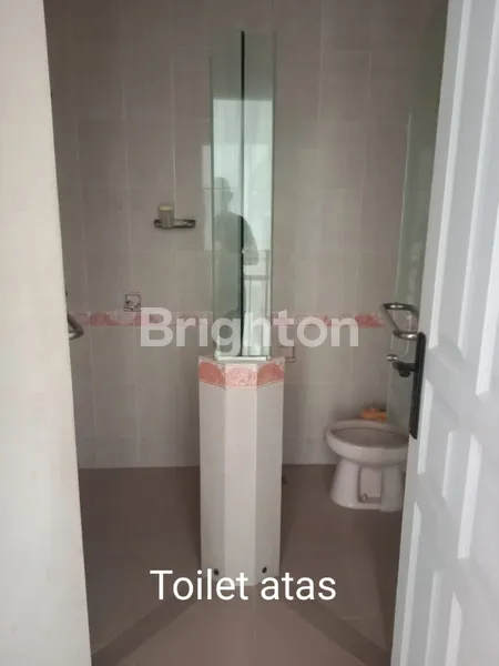 image HUNIAN NYAMAN & TERAWAT LOKASI TENANG, TENGAH KOTA, RUMAH MODEL VICTORIA DI SIDOSERMO PDK SURABAYA (5)