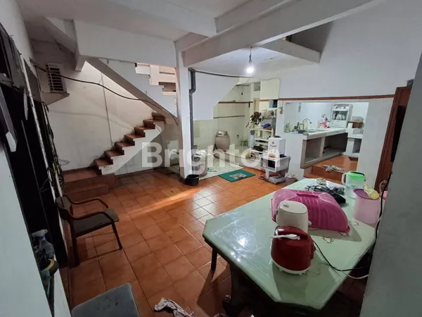 image RUMAH LAMA SIDOSERMO PERLU RENOV STRATEGIS DEKAT MARGOREJO (6)