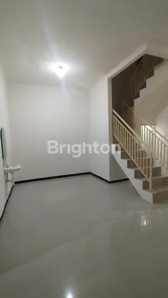 image RUMAH 2 LANTAI STRATEGIS DEKAT UNAIR (6)