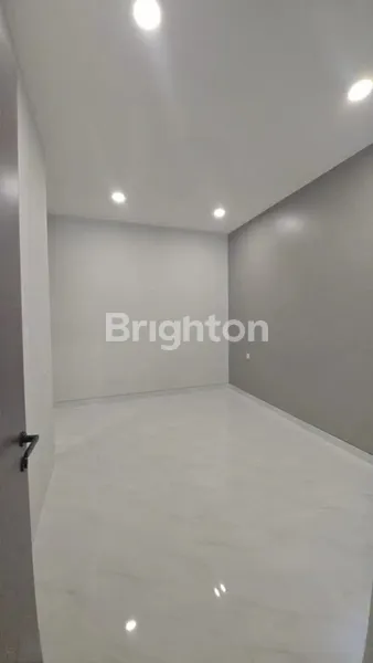 image RUMAH MINIMALIS BARUK 2 LANTAI SIAP HUNI SELANGKAH MERR (6)