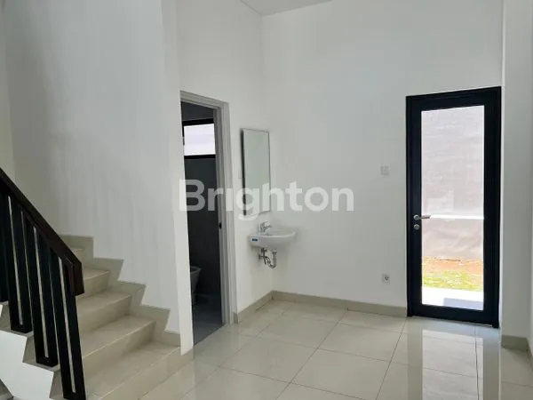 image RUKO SIAP USAHA LOKASI STRATEGIS  TEPI JALAN BSD (8)